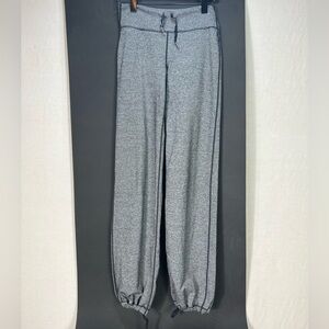 lululemon athletica  high rise track joggers pants Size 6